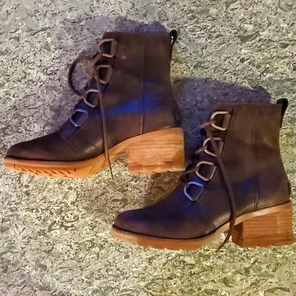 SOREL Boots Women's 7 - Picture 2 of 11